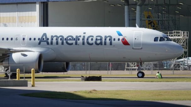 Avión de American Airlines retorna a Miami por un pasajero sin cubrebocas