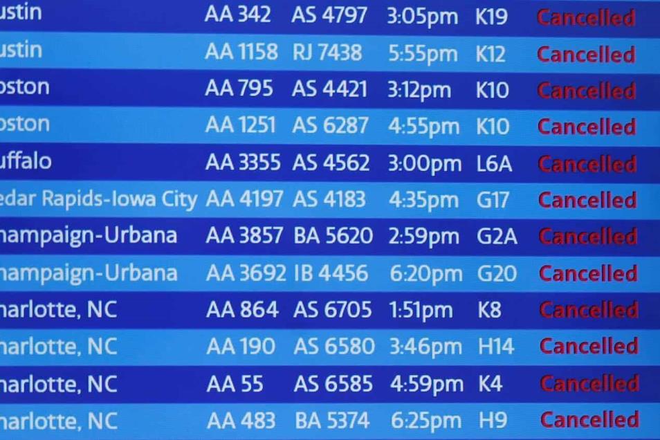 Ventisca hace cancelar casi 5 mil vuelos en Estados Unidos