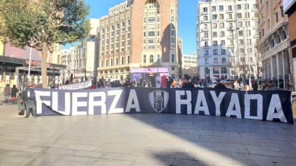 Afición de Rayados ya está en Madrid