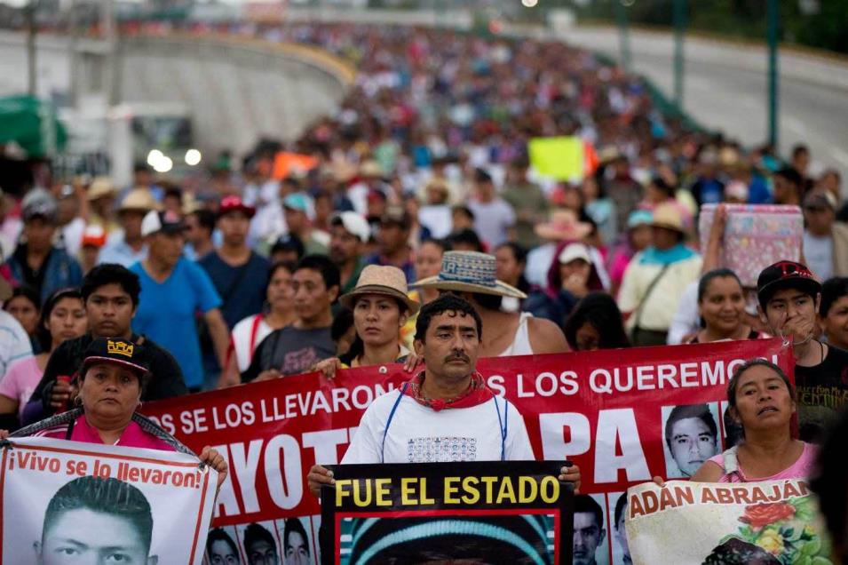 AMLO ordena investigar a jefes de Marina por caso Ayotzinapa
