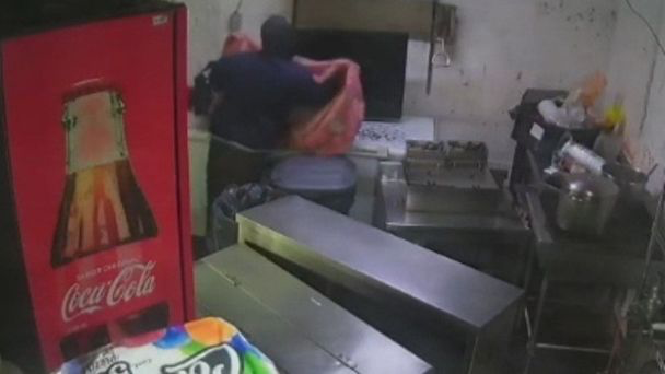 Detienen a hombre por robar taquería en Monterrey