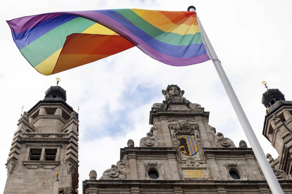 Alemania permite izar bandera arcoíris en edificios públicos