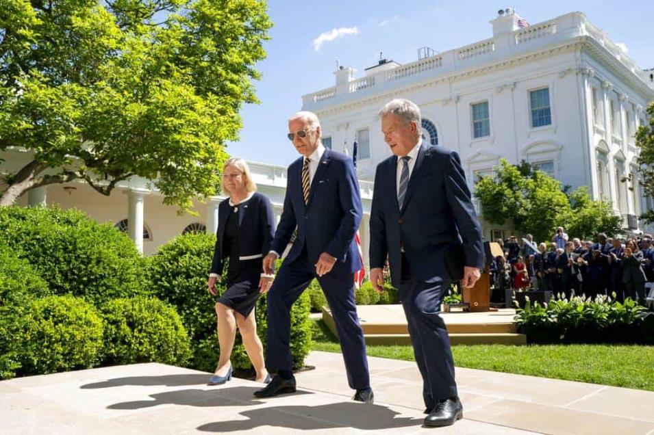 Celebra Joe Biden acercamiento de Suecia y Finlandia a OTAN
