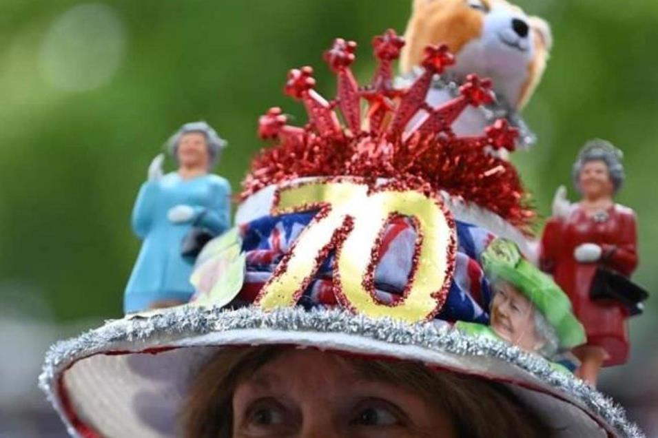Festejarán 70 años de reinado de Isabel II