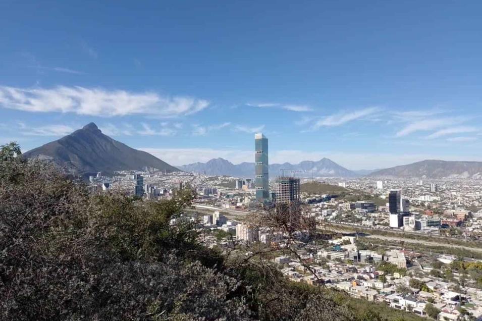 Amanece Monterrey con calidad del aire ‘variable’