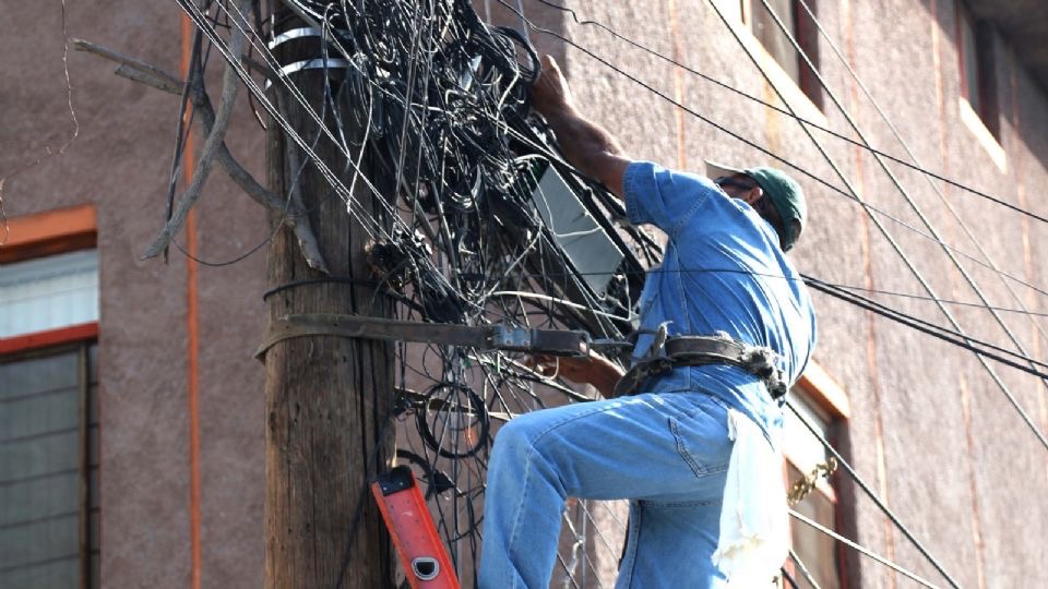 Retirarán cableado en postes de electricidad de San Nicolás