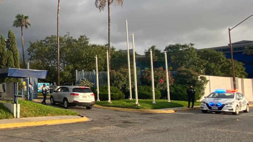 Resguardan Colegio Americano Anáhuac tras presuntas amenazas de tiroteo