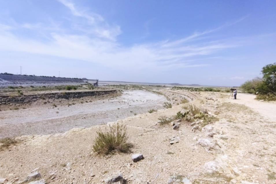 Presa Cerro Prieto luce como desierto por sequía