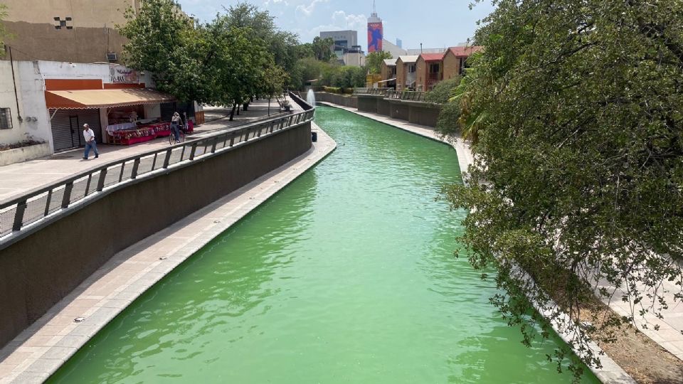 Agua de Paseo Santa Lucia vuelve a tomar color verde
