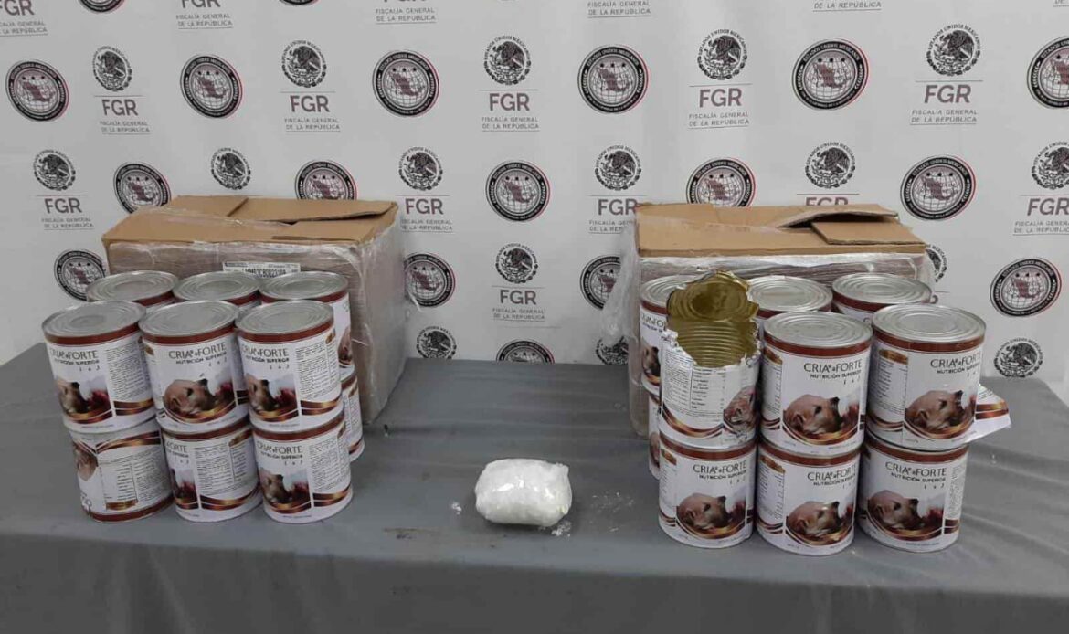 Encuentran droga en latas de comida de perro