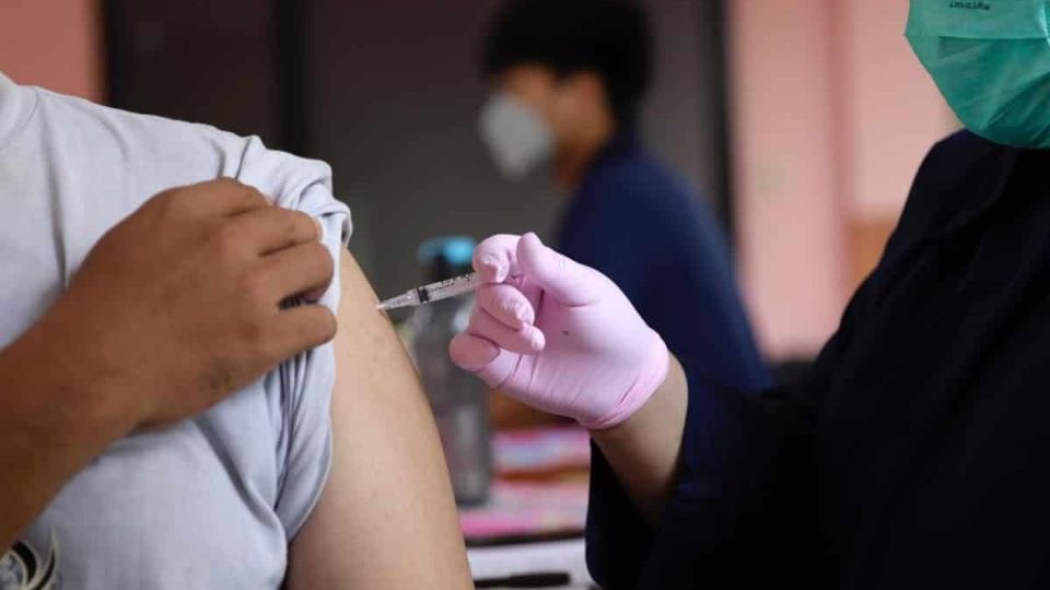 Vacunación anticovid a menores: anuncian sedes en 3 municipios