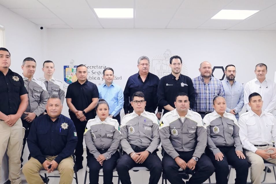 Becan a policías de Santiago para maestría en seguridad