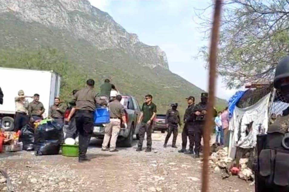 Arman operativo para desalojar familias de la Huasteca