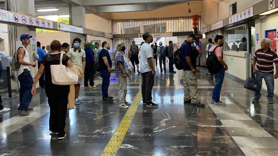 Falla el metro de Monterrey y provoca retrasos en líneas 1 y 3