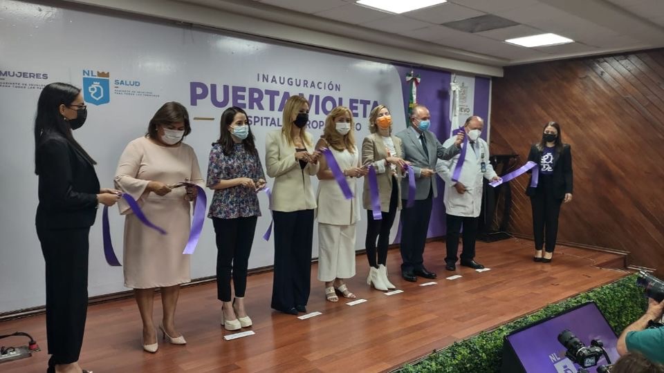 Inauguran ‘Puerta Violeta’ en el Hospital Metropolitano; ayudará a mujeres violentadas