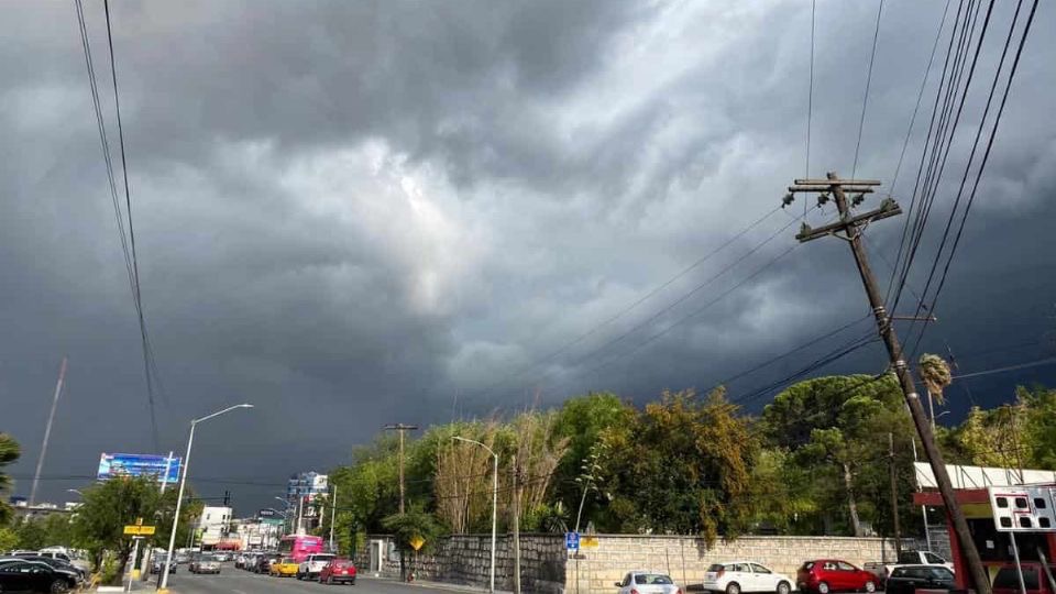 Clima en Monterrey: Lluvia durante esta tarde y máxima de 31°
