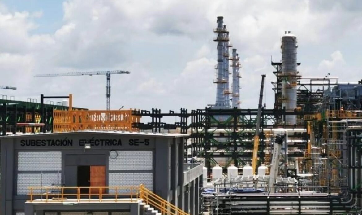 AMLO admite sobrecosto en refinería de Dos Bocas, pero aclara que “nadie hizo negocio” en construcción