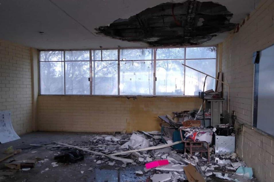 Se derrumba techo de escuela primaria en Monterrey