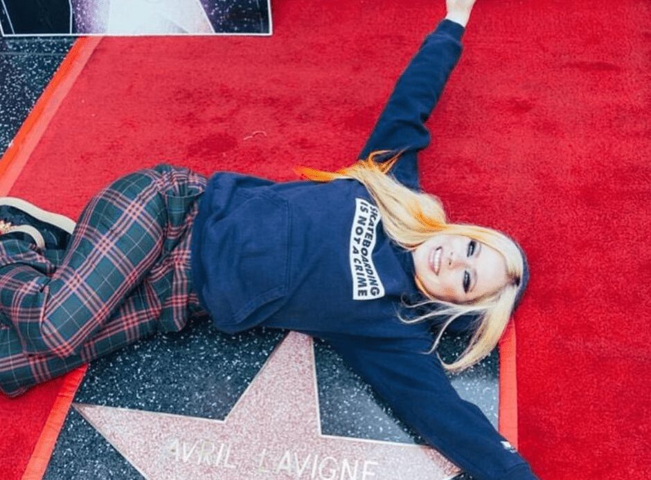 Merecida estrella en el Paseo de la Fama para Avril Lavigne