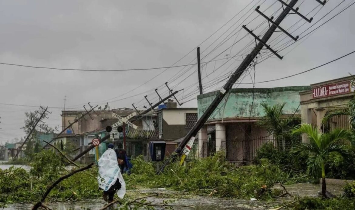Cuba permanece sin suministro eléctrico tras el paso del huracán ‘Ian’