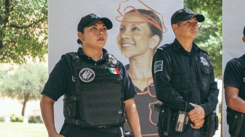 Capacitan a policías de Santa Catarina en derechos humanos