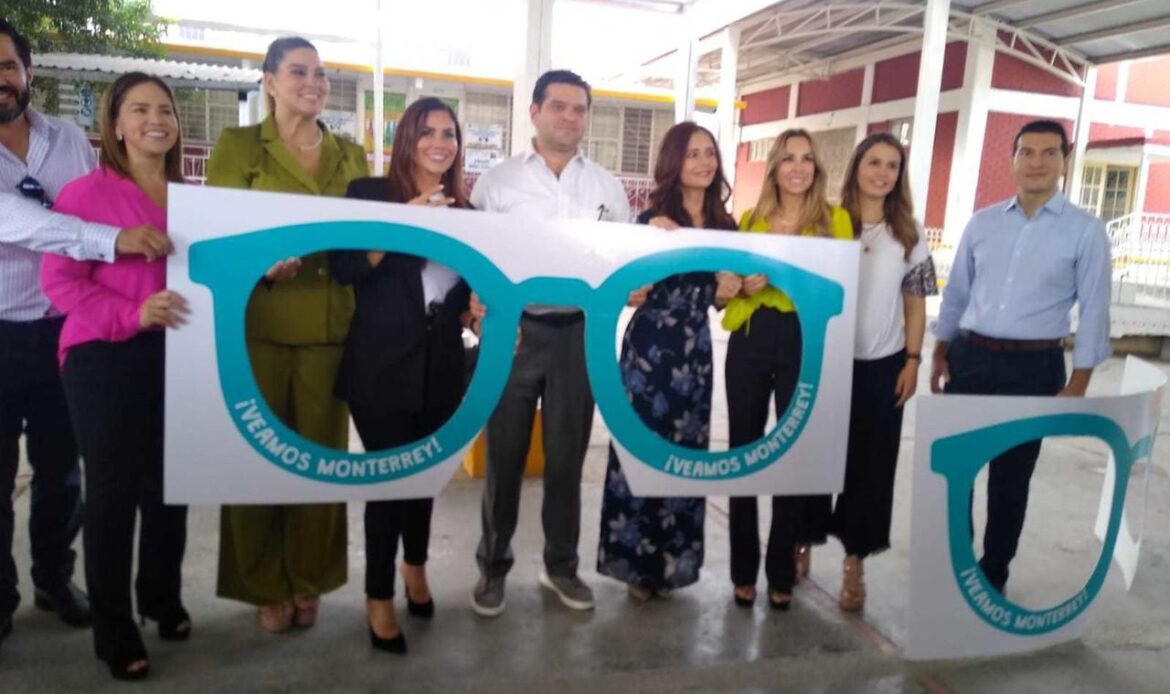 ‘Veamos Monterrey’, Cienfuegos entrega lentes a niños