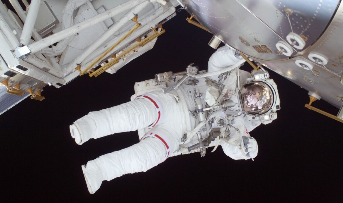 Por primera vez astronauta con discapacidad irá al espacio