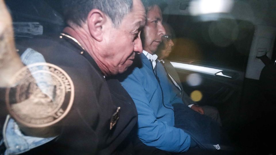 Trasladan a Castillo al mismo penal donde está preso Alberto Fujimori