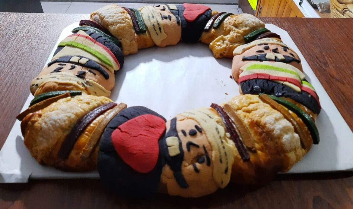 Panadería presenta la AMLO-rosca para celebrar Día de Reyes