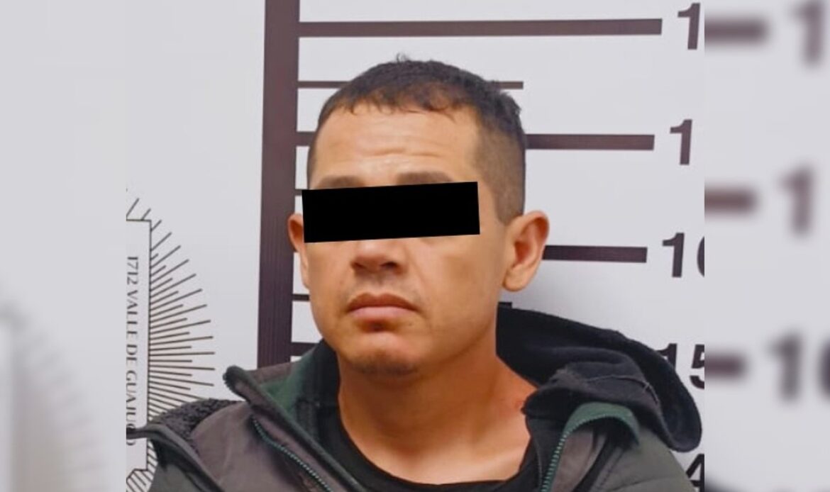 Policías de Santiago detienen a hombre por robo
