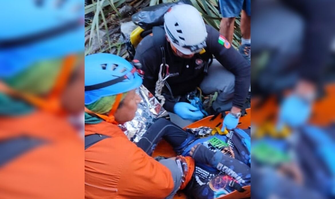 Protección civil auxilia a otro montañista lesionado