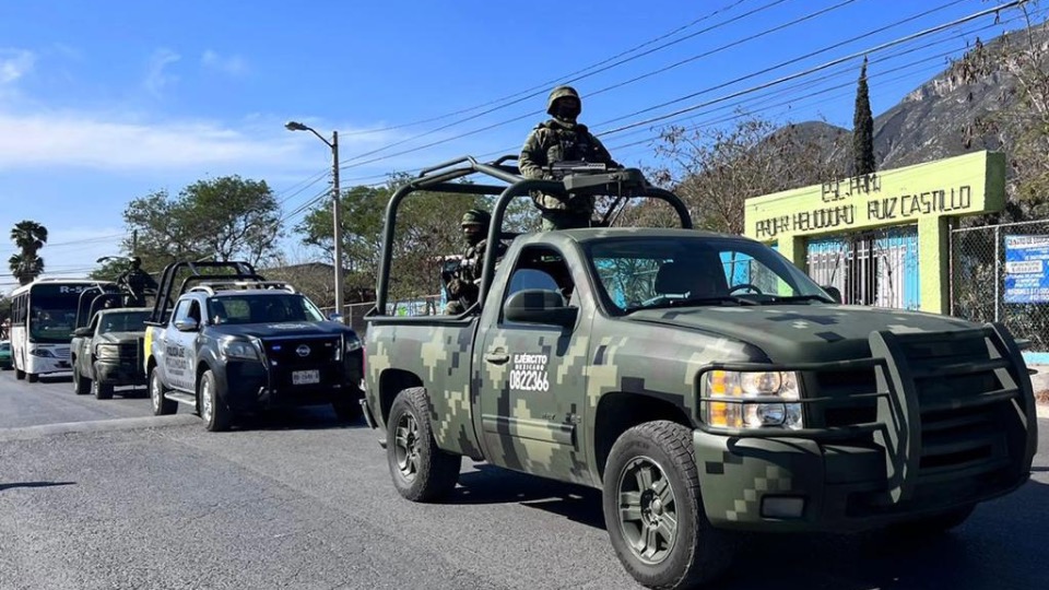 Realiza Santa Catarina operativo vial junto con el Ejército