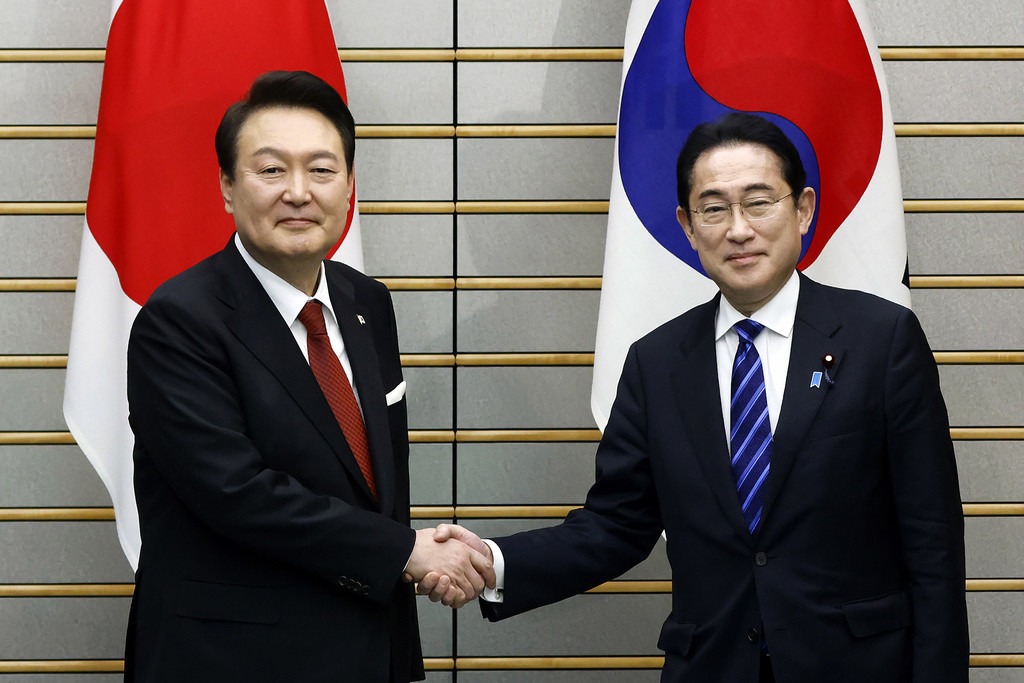 Renuevan lazos Corea del Sur y Japón durante cumbre