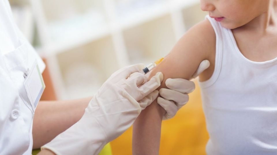 IMSS Nuevo León llama a completar esquema básico de vacunación