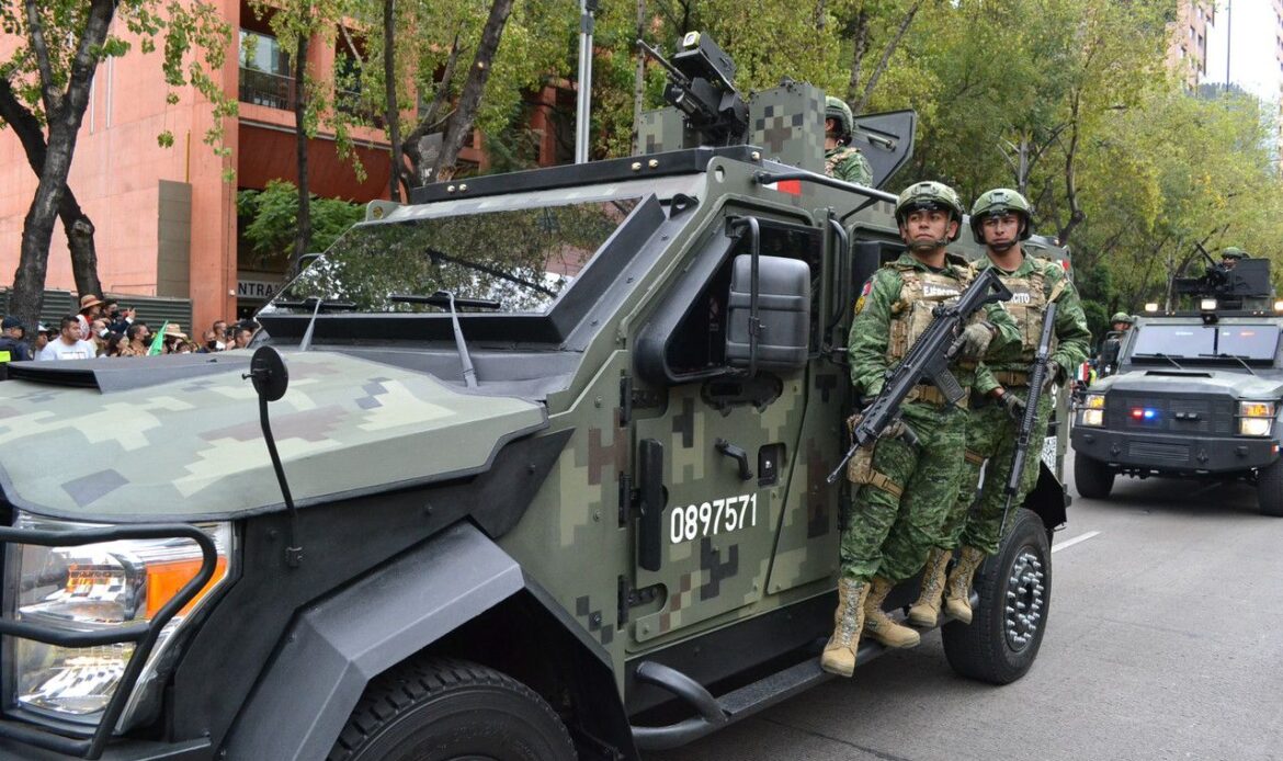 Reconoce Congreso de Nuevo León a Colegio Militar