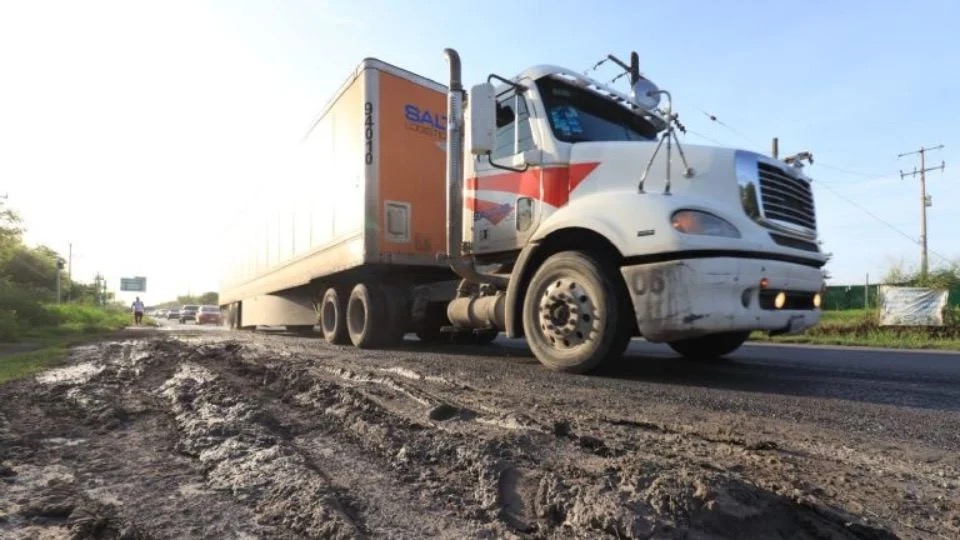 Transportes de carga en Monterrey deberán circular por los libramientos
