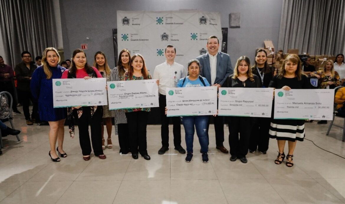 Monterrey entrega microcréditos a la palabra a emprendedores