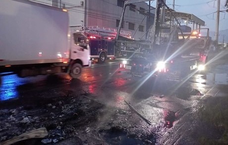 Registran incendio de camioneta en San Nicolás