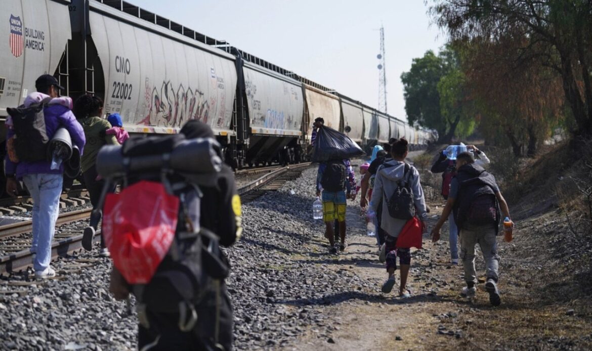 Secuestran a 50 migrantes que iban de San Luis a Nuevo León