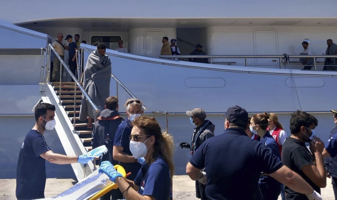 Mueren 79 personas tras naufragio de migrantes en Grecia