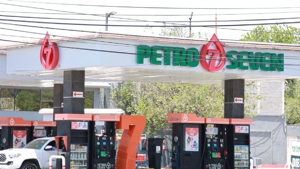 Se dispara precio de gasolina en Nuevo León