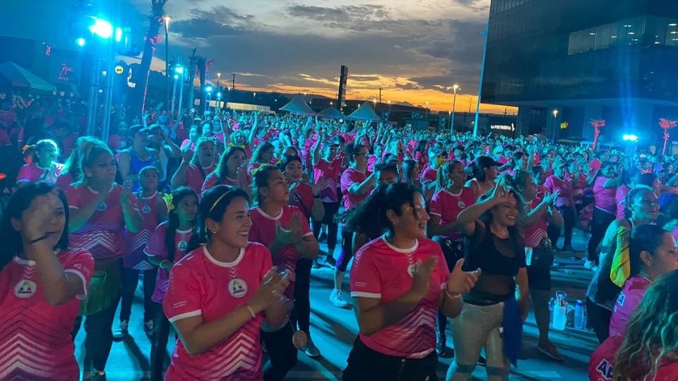 Acuden 8 mil personas a Baile Fitness masivo en Apodaca