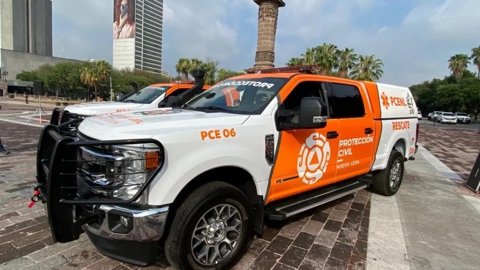 Equipan con nuevos vehículos a Protección Civil de Nuevo León