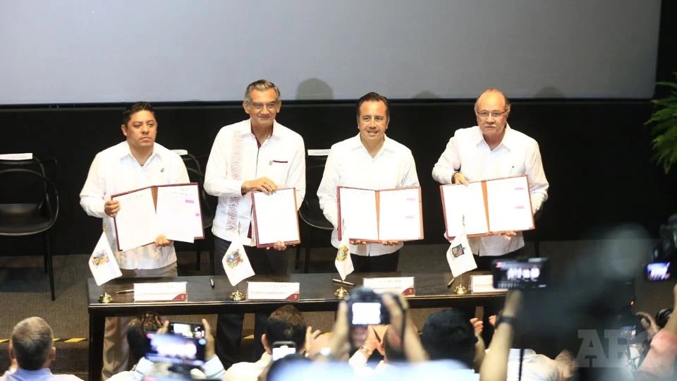 NL firma convenio de seguridad pública con Tamaulipas, San Luis Potosí y Veracruz