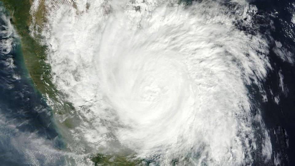 Pronostican que tormenta ‘Idalia’ se convierta en huracán categoría 1