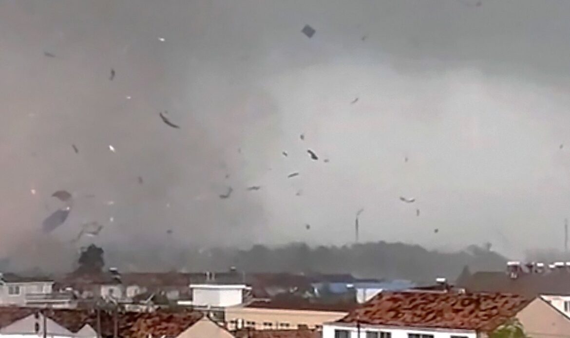 Tornados dejan 10 muertos y 4 heridos en el este de China