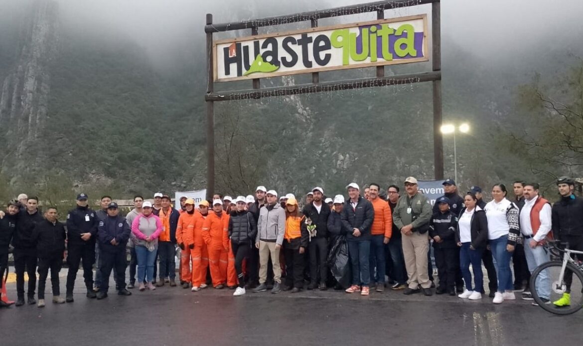 Ciudadanos y autoridades de Santa Catarina limpian La Huasteca