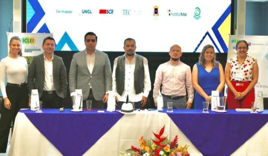Jesús Nava presenta en Costa Rica programa ‘Santa Bus’