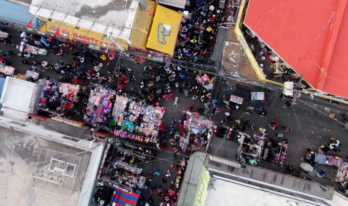 Cierran calles en Monterrey para ventas Navideñas