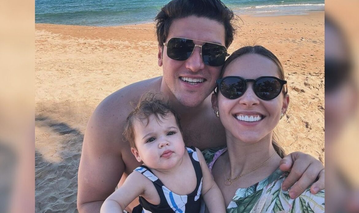 ¡De vacaciones! Disfrutan Mariana, Samuel y su hija en la playa